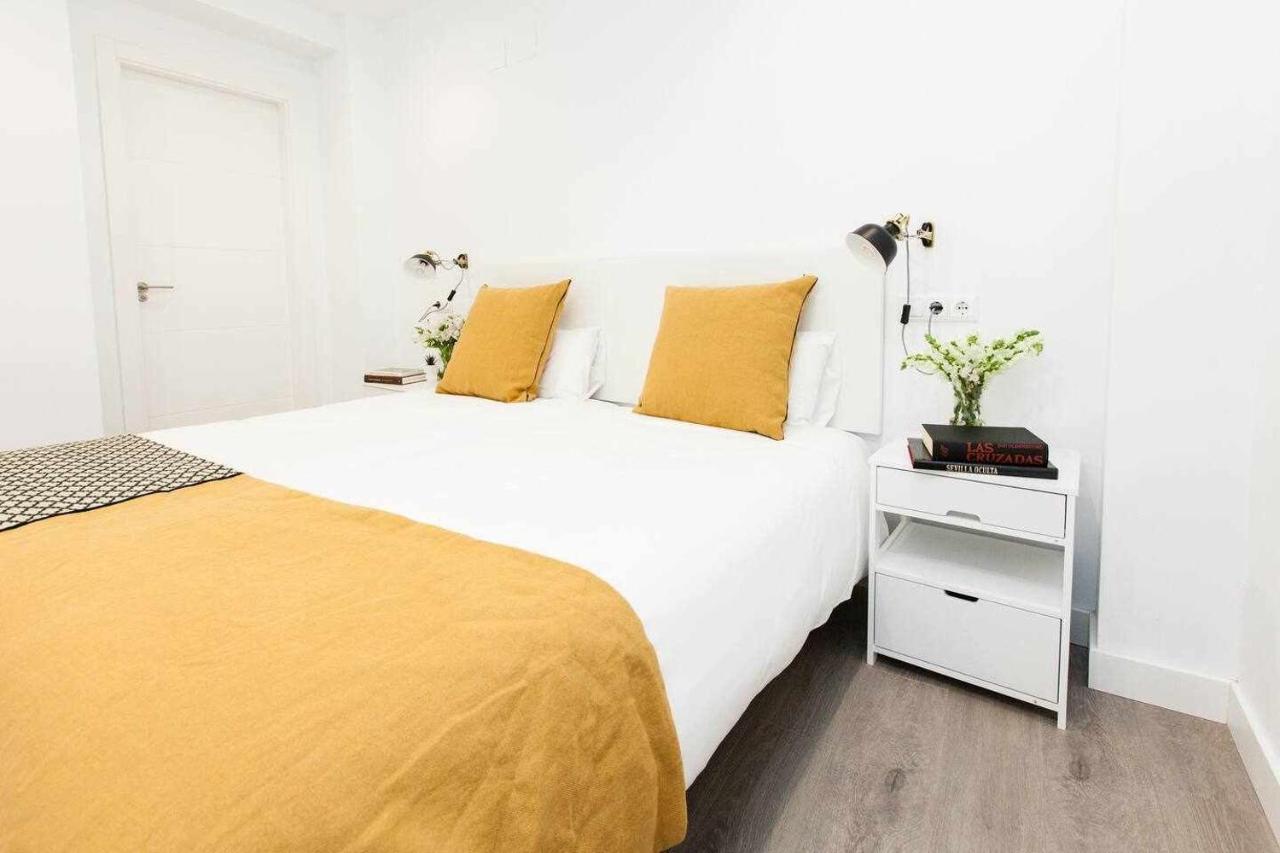 Isg Apartments Downtown Family Haven Free Parking Spot Seville Exterior photo