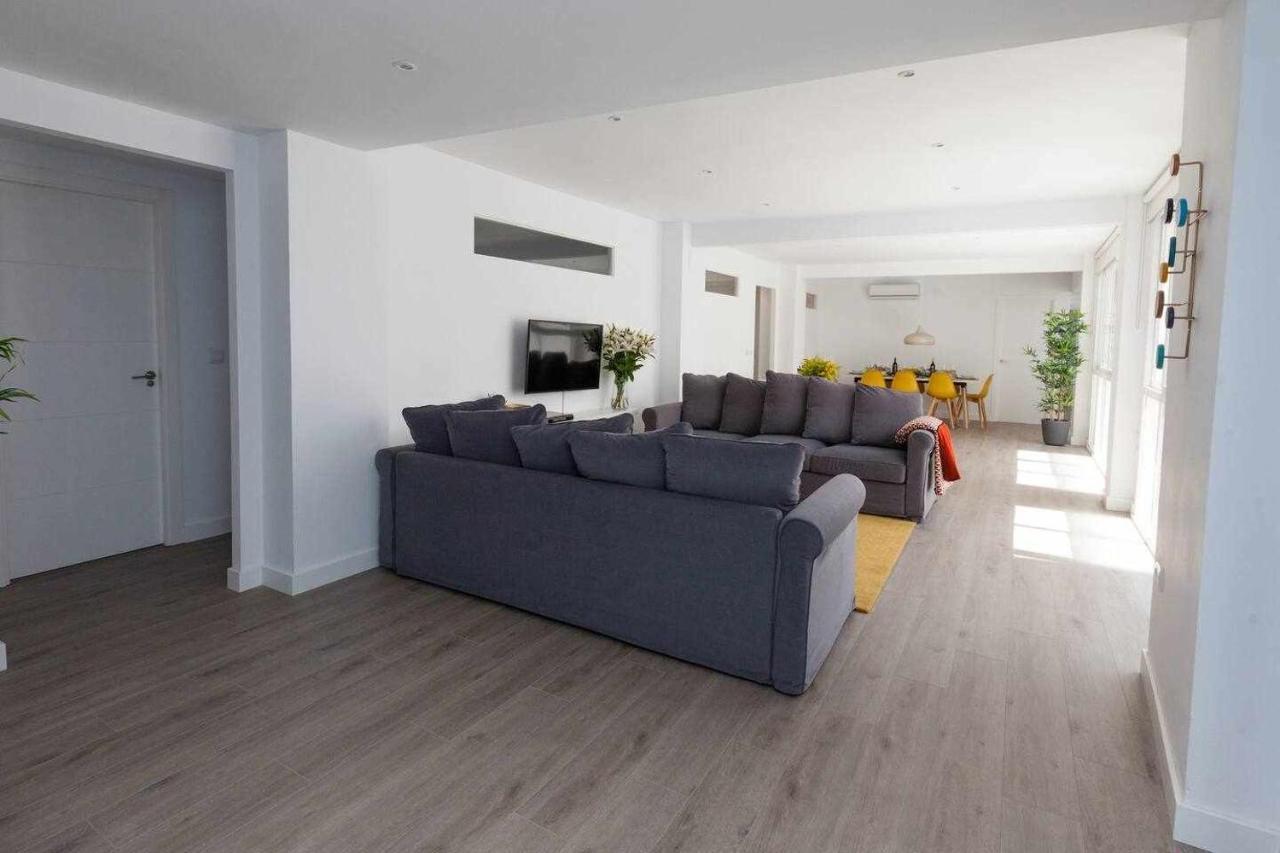 Isg Apartments Downtown Family Haven Free Parking Spot Seville Exterior photo