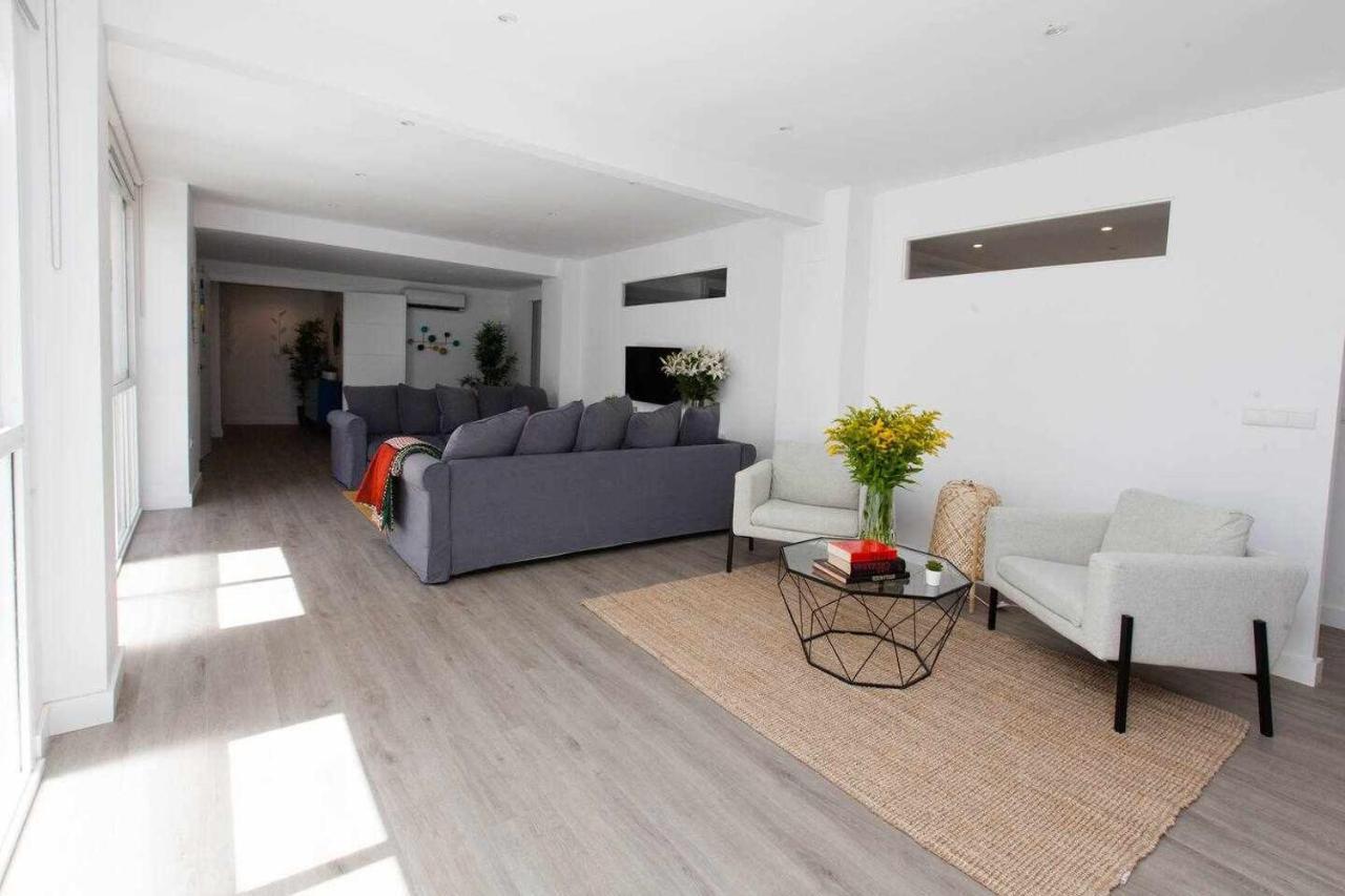 Isg Apartments Downtown Family Haven Free Parking Spot Seville Exterior photo
